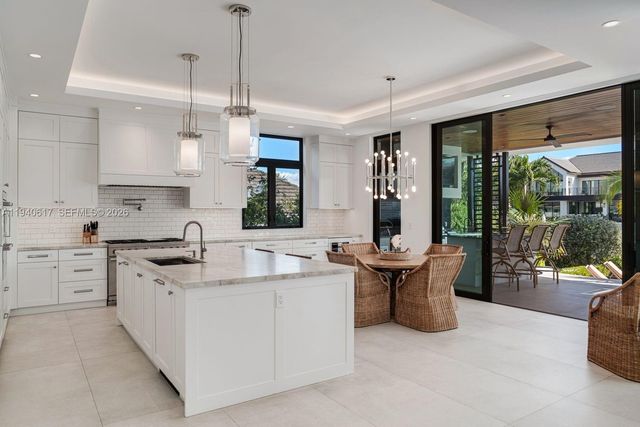 6853 Sunrise Ct, Coral Gables, FL 33133