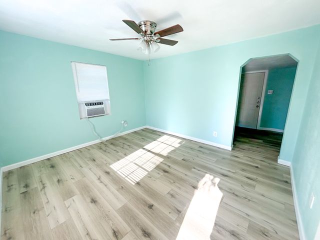 1104 N Mill Street, Bowie, TX 76230