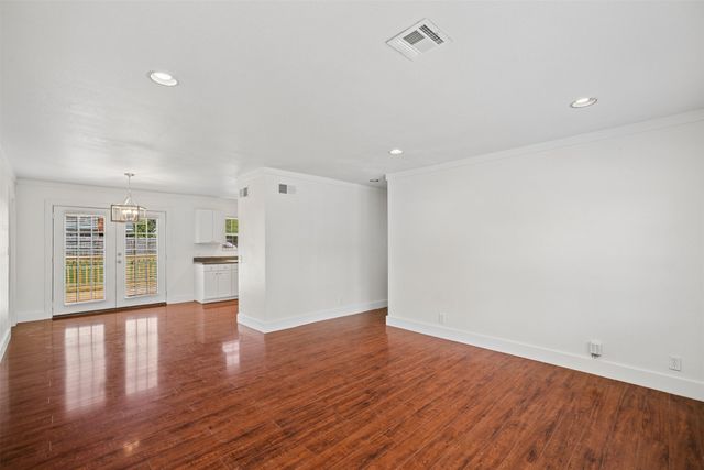 4121 E 36th Place, Tulsa, OK 74135
