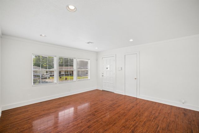4121 E 36th Place, Tulsa, OK 74135