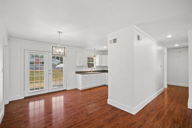 4121 E 36th Place, Tulsa, OK 74135