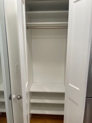 16 5th 8, Chelsea, MA 02150