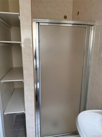 18605 Jamaica Avenue, Hollis, NY 11423