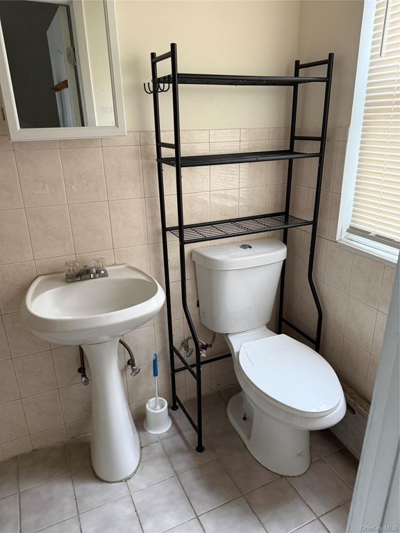 18605 Jamaica Avenue, Hollis, NY 11423