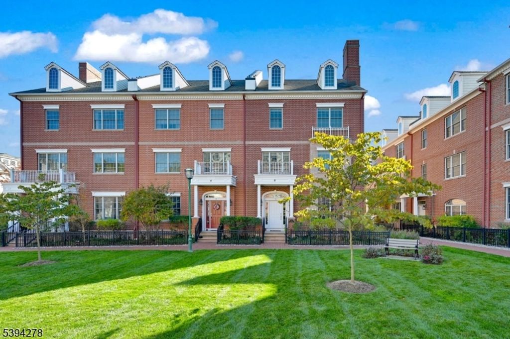 6 Gable Walk, Livingston Twp., NJ 07039