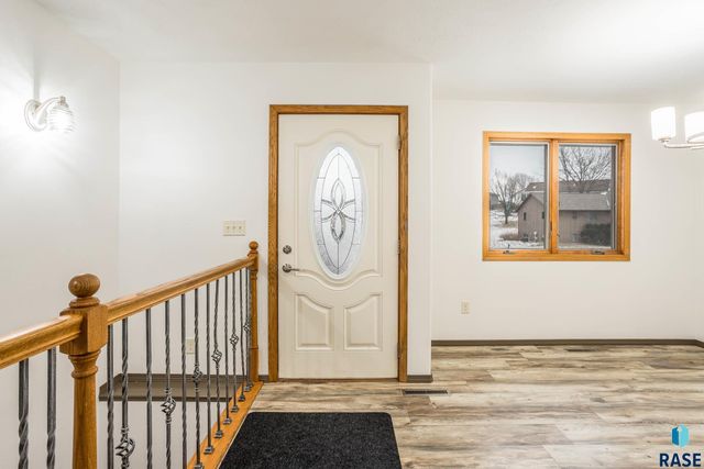 5303 E Lake Placid Cir Circle, Sioux Falls, SD 57110