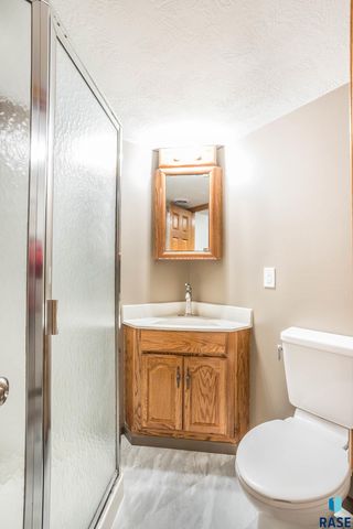 5303 E Lake Placid Cir Circle, Sioux Falls, SD 57110