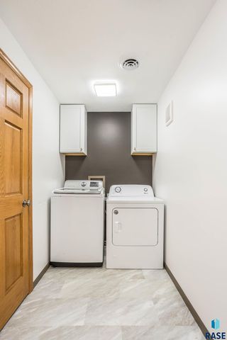 5303 E Lake Placid Cir Circle, Sioux Falls, SD 57110