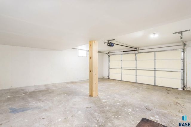 5303 E Lake Placid Cir Circle, Sioux Falls, SD 57110