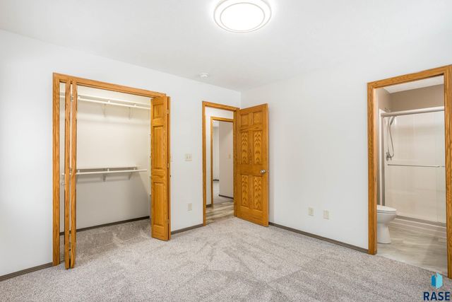 5303 E Lake Placid Cir Circle, Sioux Falls, SD 57110