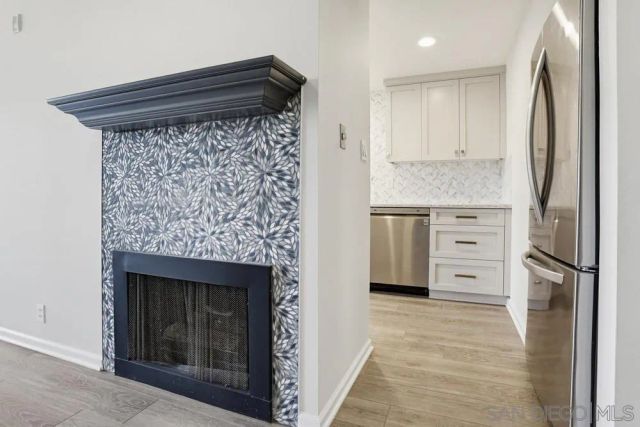 2564 Navarra Dr 206, Carlsbad, CA 92009
