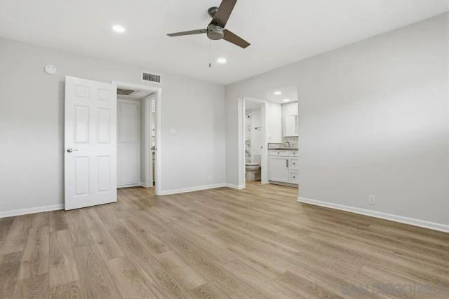 2564 Navarra Dr 206, Carlsbad, CA 92009