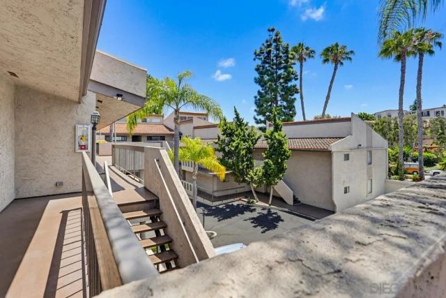 2564 Navarra Dr 206, Carlsbad, CA 92009