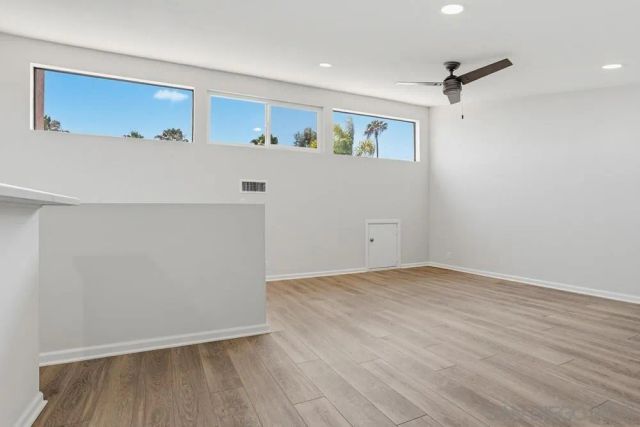 2564 Navarra Dr 206, Carlsbad, CA 92009