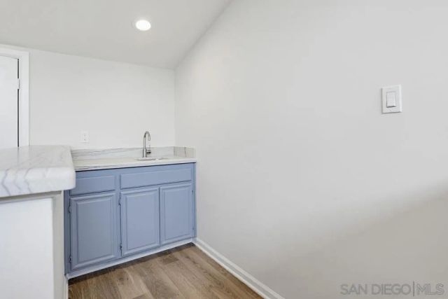 2564 Navarra Dr 206, Carlsbad, CA 92009
