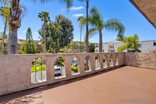2564 Navarra Dr 206, Carlsbad, CA 92009