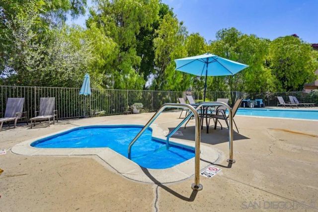 2564 Navarra Dr 206, Carlsbad, CA 92009