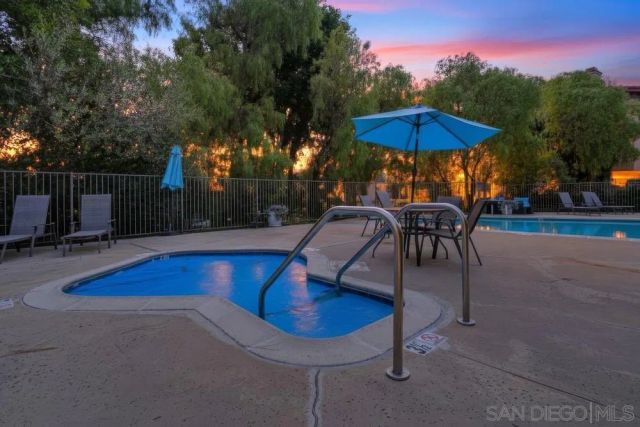 2564 Navarra Dr 206, Carlsbad, CA 92009