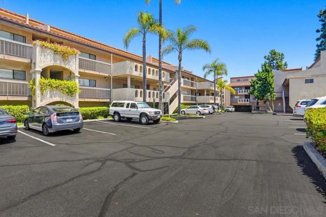 2564 Navarra Dr 206, Carlsbad, CA 92009