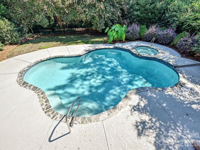 7019 Whitemarsh Court, Charlotte, NC 28210