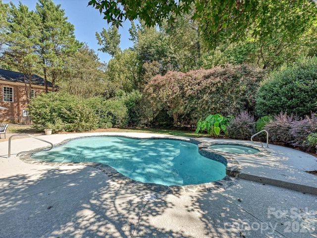 7019 Whitemarsh Court, Charlotte, NC 28210