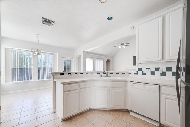 130 Annes Way Street, Stafford, TX 77477