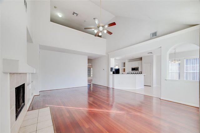 130 Annes Way Street, Stafford, TX 77477