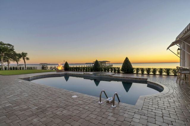 6 Sunset Beach Place, Niceville, FL 32578