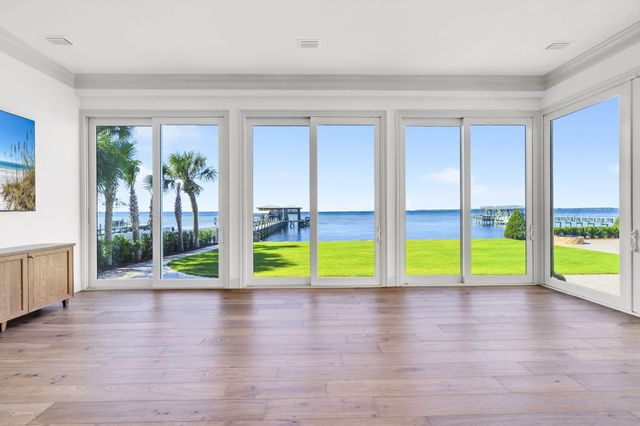 6 Sunset Beach Place, Niceville, FL 32578