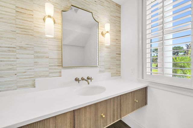 6 Sunset Beach Place, Niceville, FL 32578