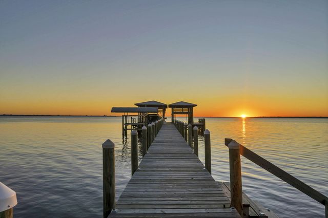 6 Sunset Beach Place, Niceville, FL 32578