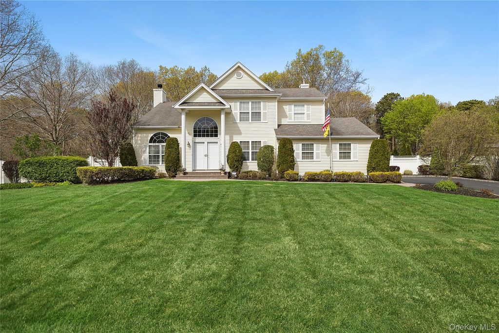 54 Winterberry Drive, Middle Island, NY 11953