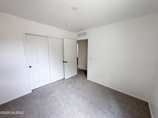 1067 E Lyle Canyon Drive, Sahuarita, AZ 85629