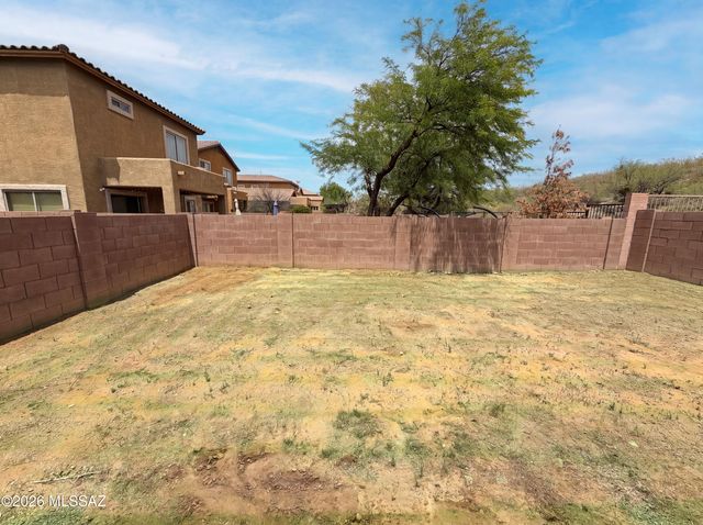 1067 E Lyle Canyon Drive, Sahuarita, AZ 85629