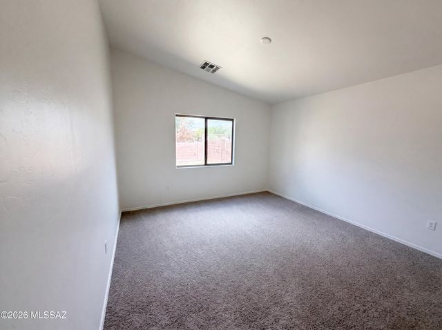 1067 E Lyle Canyon Drive, Sahuarita, AZ 85629