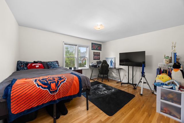 335 S Crescent Avenue, Palatine, IL 60067