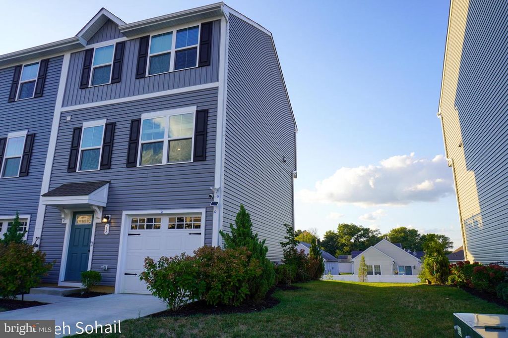 15 F FLOYD AVE, Beverly, NJ 08010