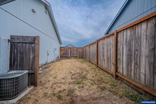 1351 N Monroe St, Lafayette, OR 97127