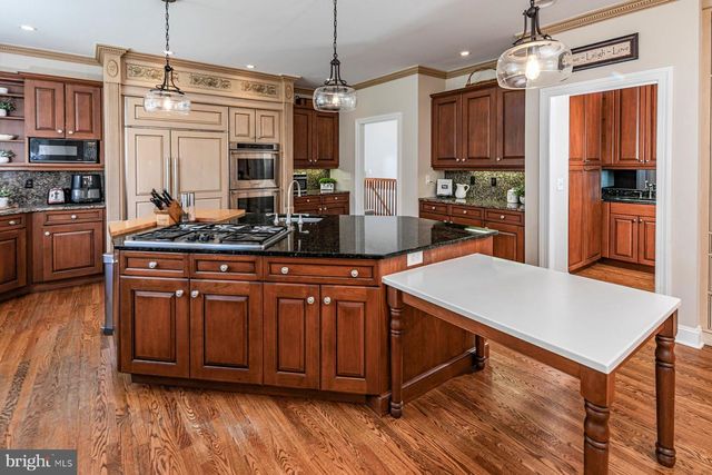 56 HIGH RIDGE RD, Skillman, NJ 08558
