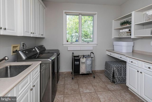 56 HIGH RIDGE RD, Skillman, NJ 08558
