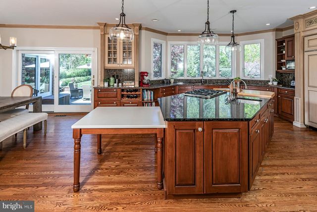 56 HIGH RIDGE RD, Skillman, NJ 08558