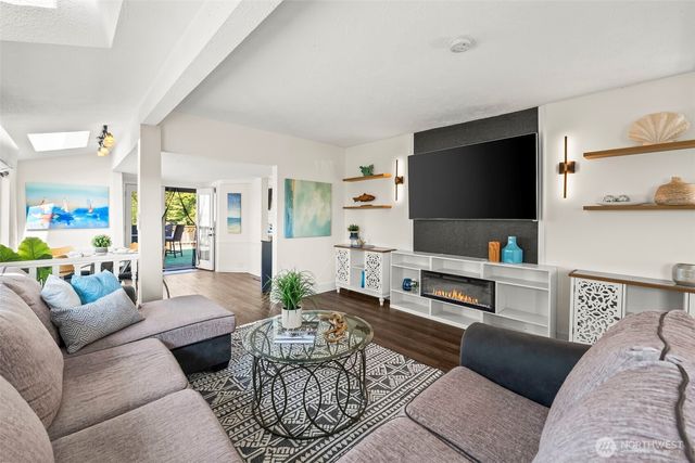 303 Puyallup Street, Steilacoom, WA 98388