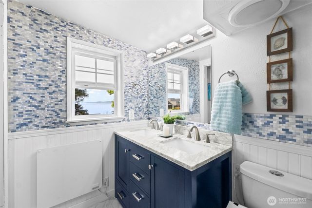 303 Puyallup Street, Steilacoom, WA 98388