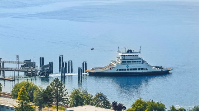 303 Puyallup Street, Steilacoom, WA 98388