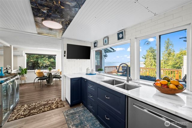 303 Puyallup Street, Steilacoom, WA 98388