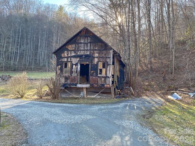 7385 Big Pine Road, Marshall, NC 28753