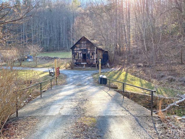 7385 Big Pine Road, Marshall, NC 28753