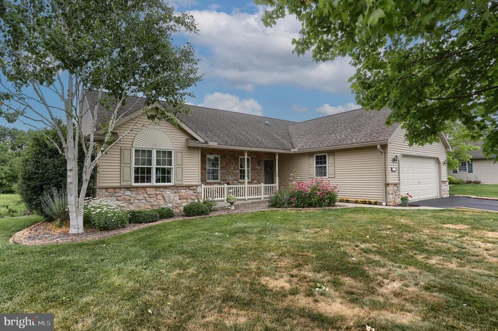 115 ARBOR DR, Myerstown, PA 17067