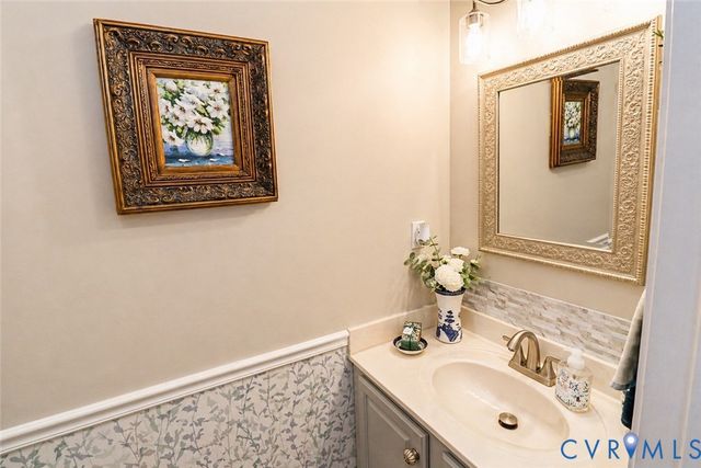 13818 Hawkins Park Rd, Midlothian, VA 23114