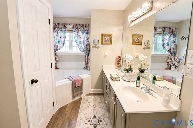 13818 Hawkins Park Rd, Midlothian, VA 23114